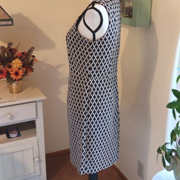 Banana Republic Sheath DressI - Picture 4 of 10